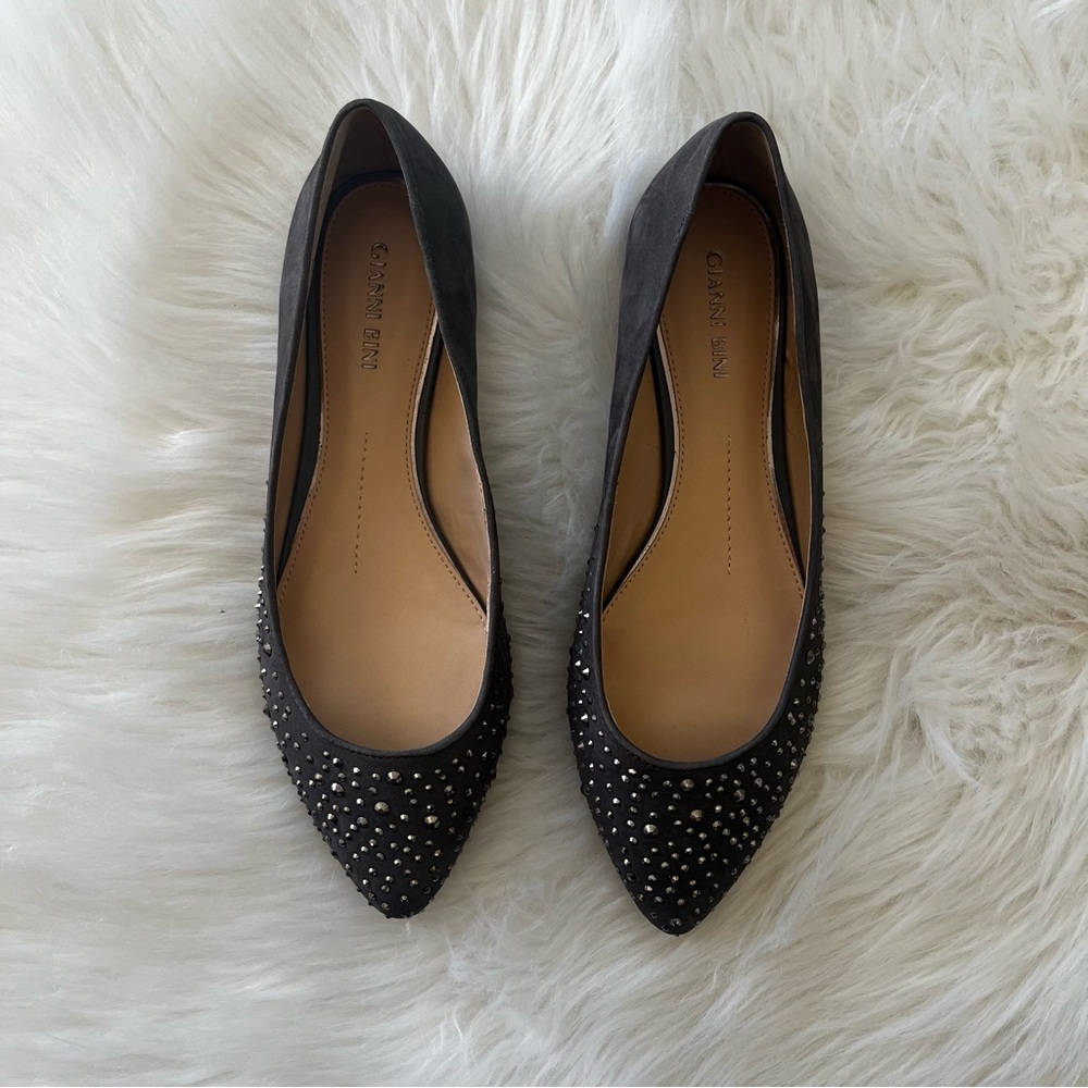 Gianni Bini Gray Suede Leather Rhinestone Pointed Toe Flats - Picture 2 of 6